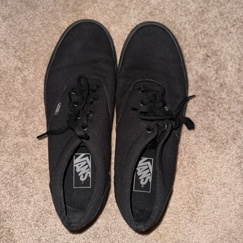Vans Black Canvas Shoes 🖤
